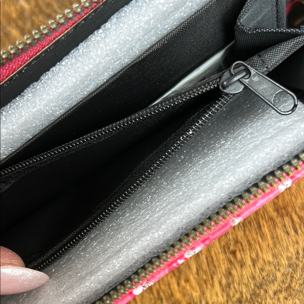 Wallet with Pink Heart Pattern - Picture 13 of 16